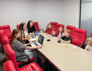 YouTube, Roblox та м’які іграшки: що насправді цікавить українських дітей